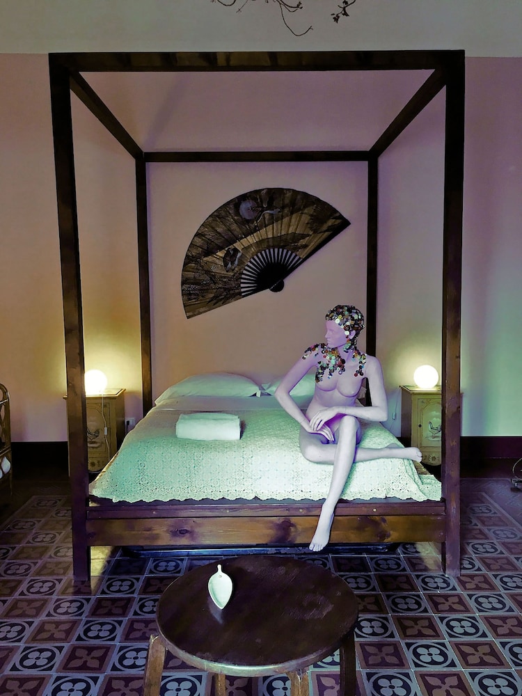Deluxe Double Room (Private External Bathroom)