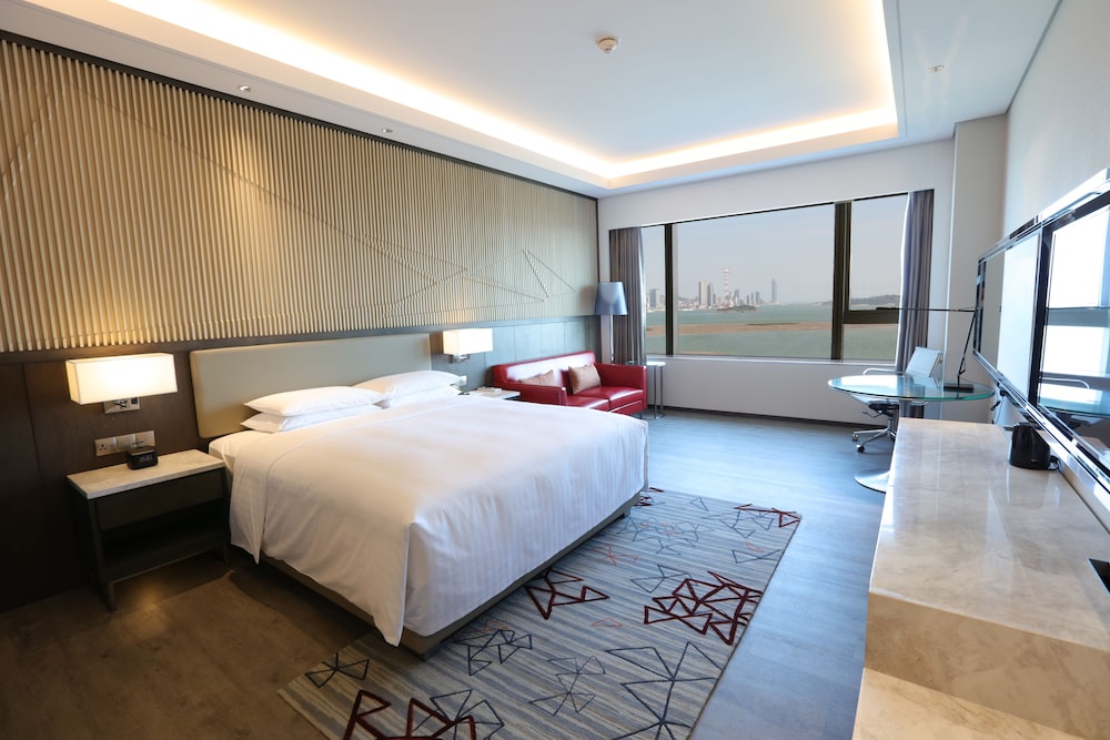 Room, 1 King Bed, Smoking, Harbor View
