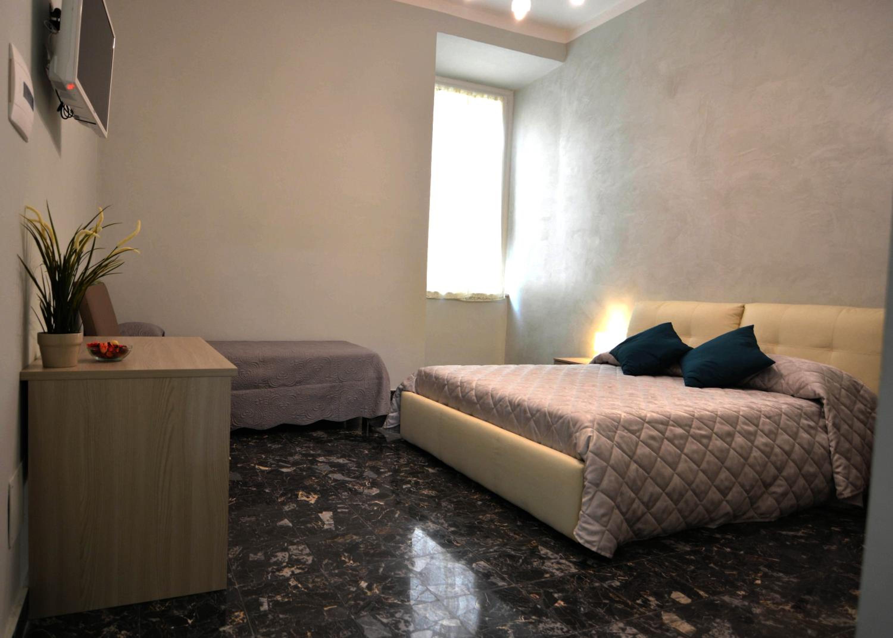Deluxe Room (2 Adults + 1 Child)