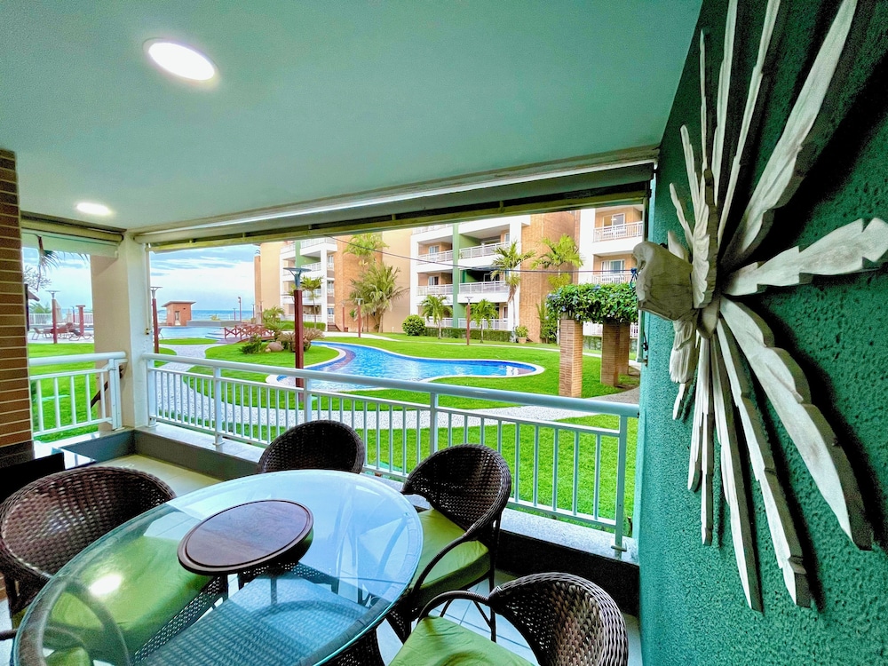 Standard Apartment, 3 Bedrooms, Pool View, Ground Floor