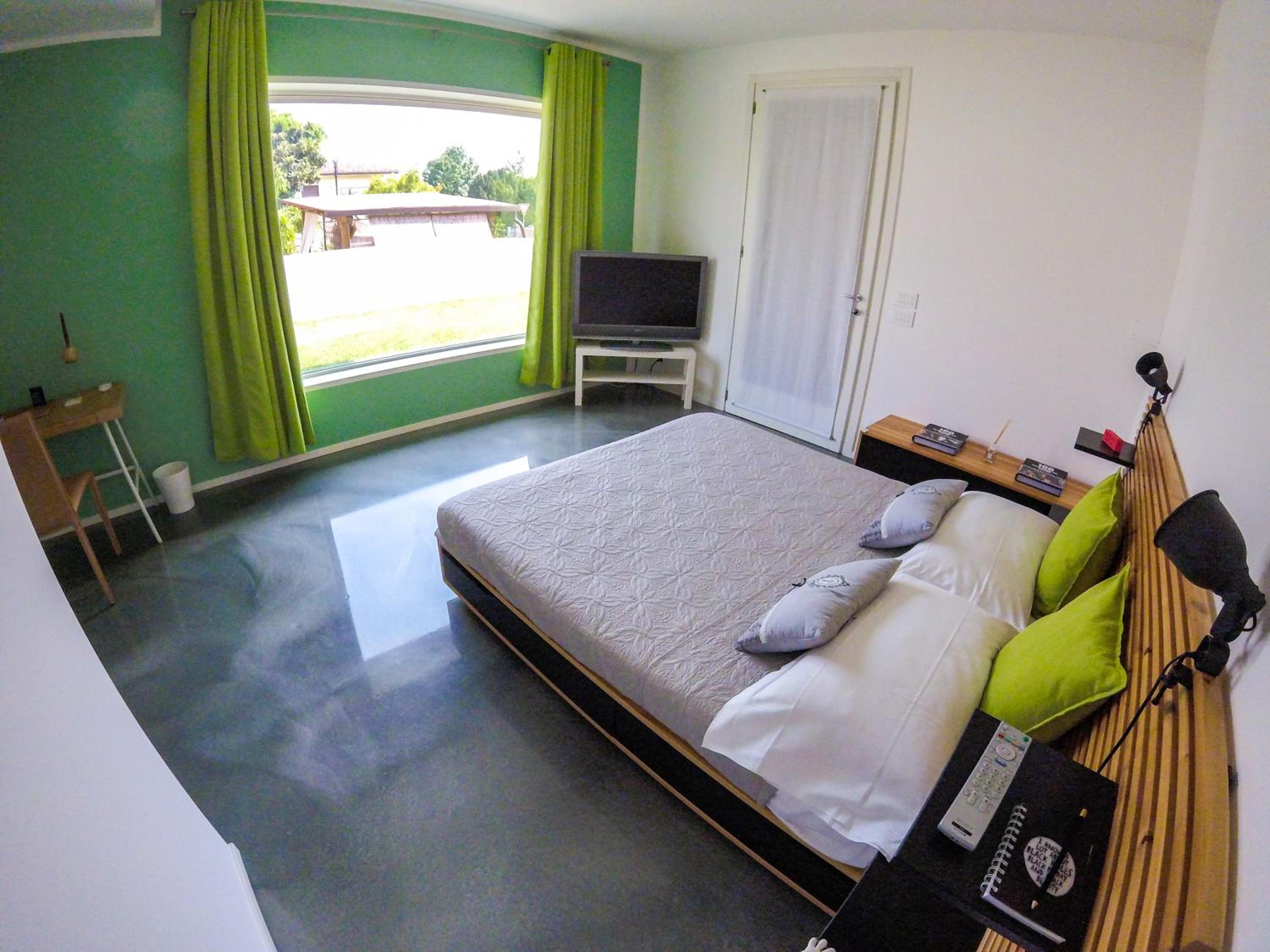 King Room with Garden View