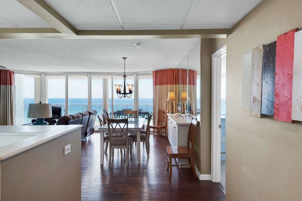 Condo, Multiple Beds (Long Beach 1206 Tower 3 (3/3))