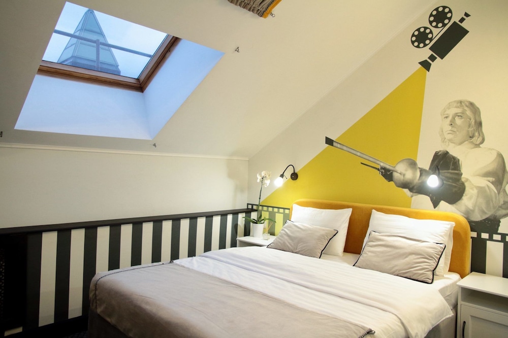 Standard Double Room, 1 King Bed, Mezzanine