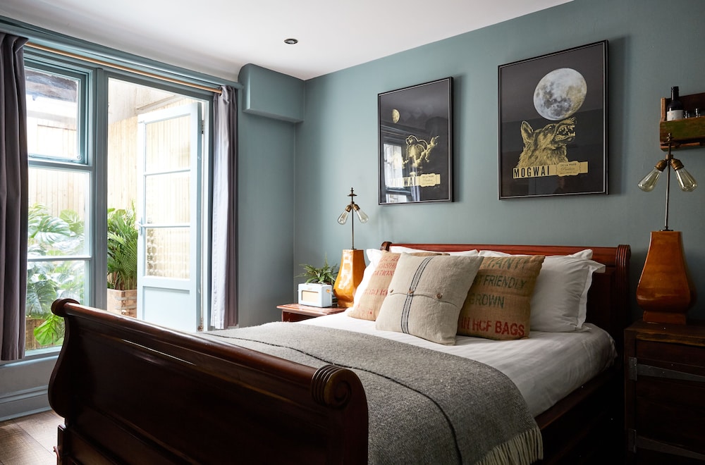 Triple Room, Multiple Beds