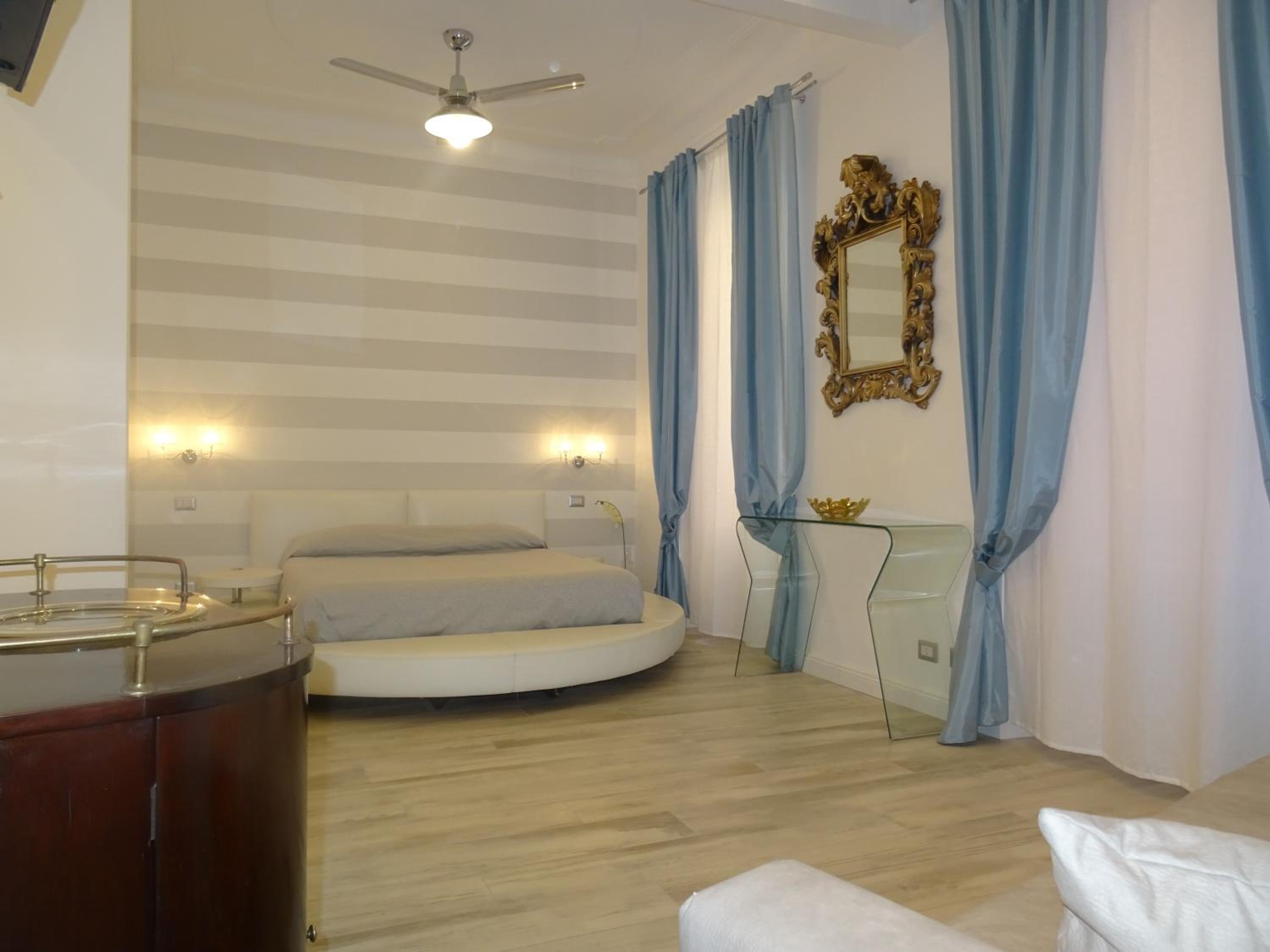 Quadruple Room with Private Bathroom