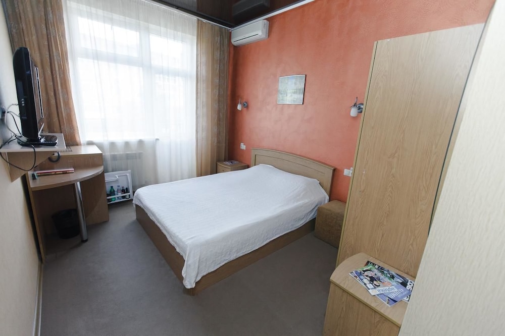 Standard Double Room, 1 Queen Bed