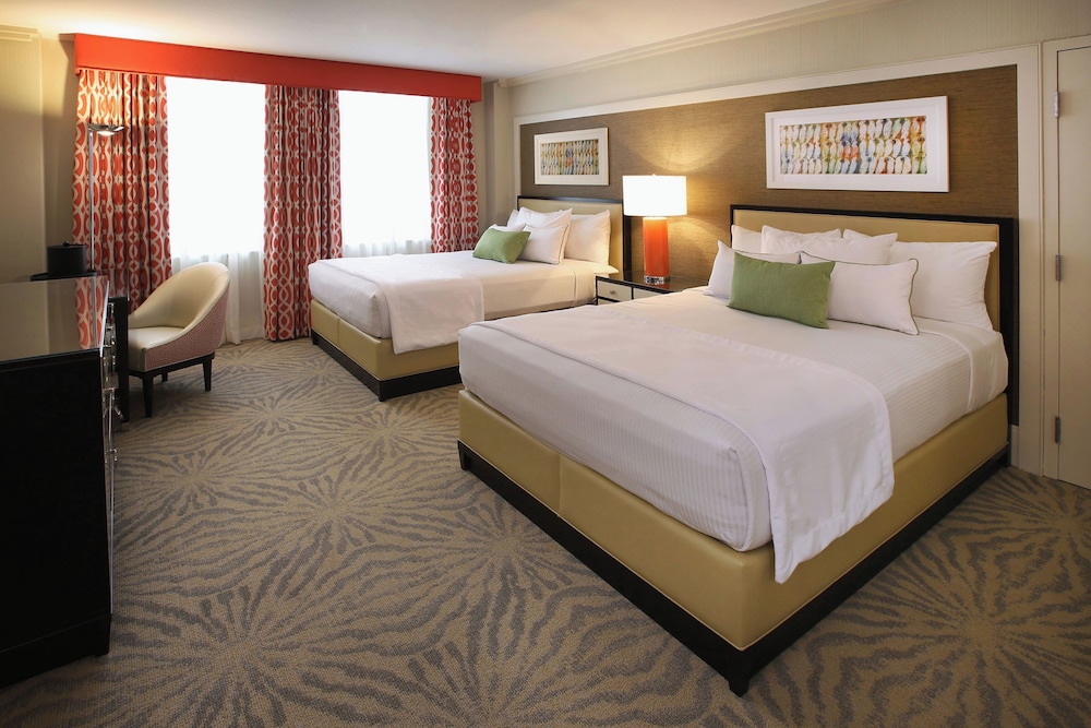 Deluxe Room, 2 Double Beds, Smoking