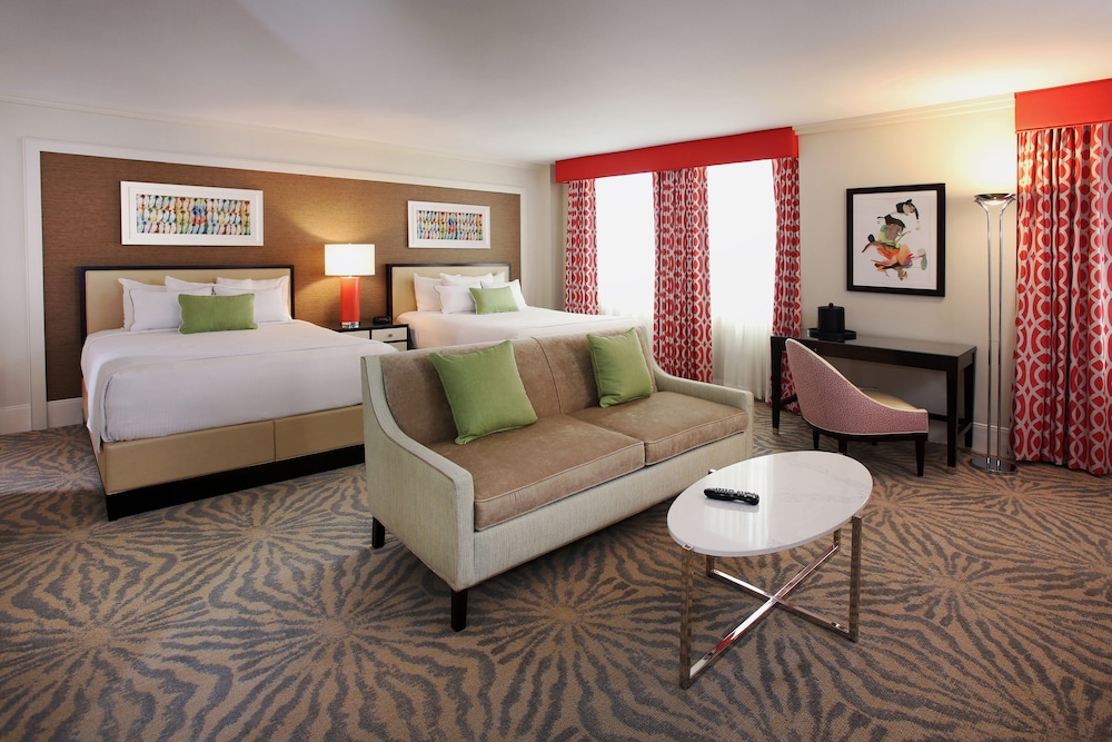 Suite, 2 Queen Beds (Coral Junior Suite)