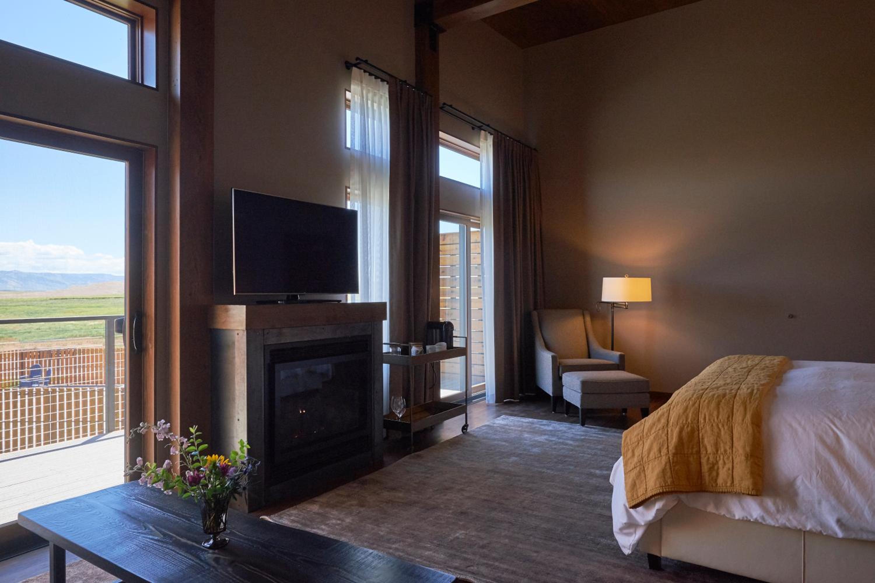 Suite with Mountain View