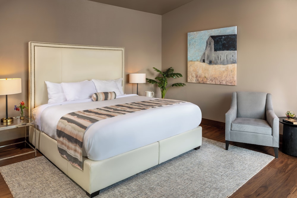 Premium Bungalow, 1 King Bed, Lakeside