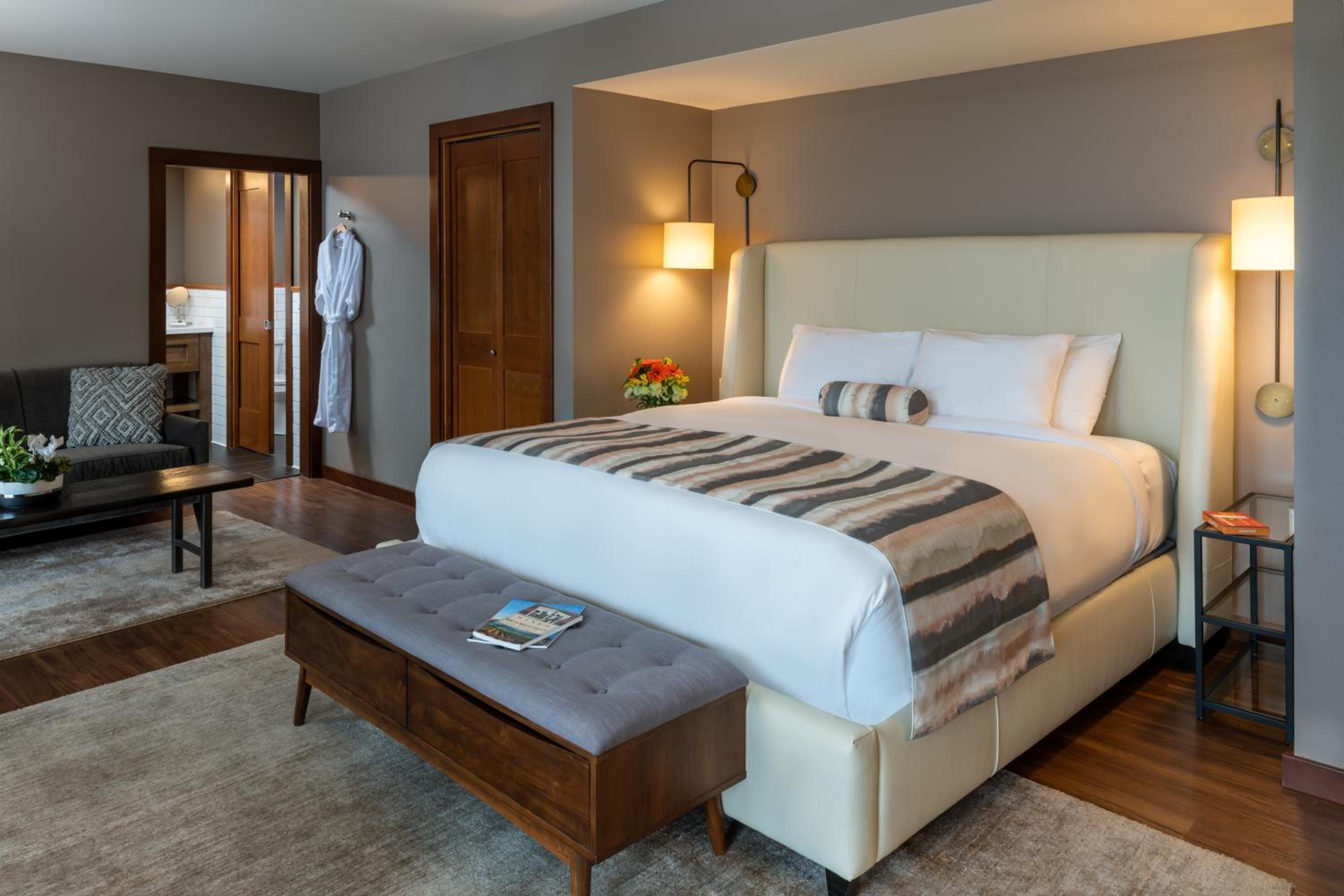 Suite with Mountain View