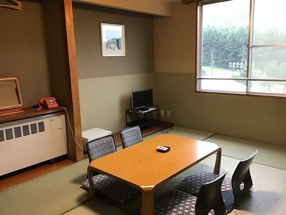 Japanese Style Room, Smoking