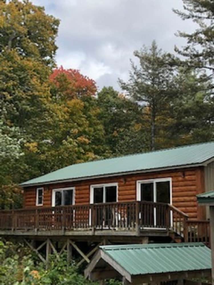 Signature Cottage (#10)