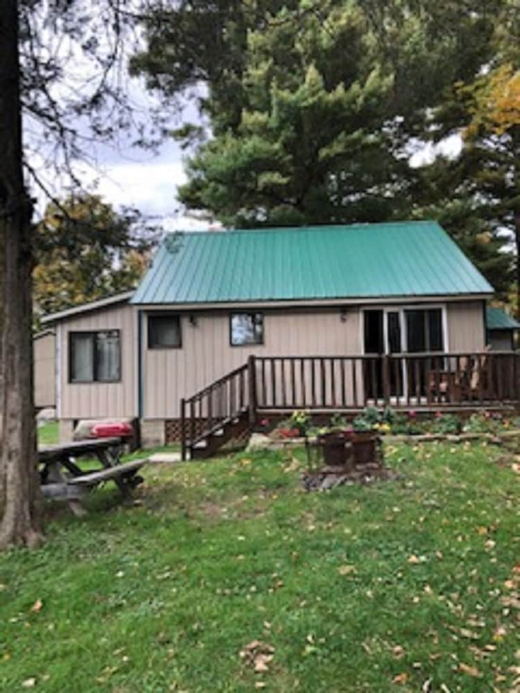 Deluxe Cottage (#9)