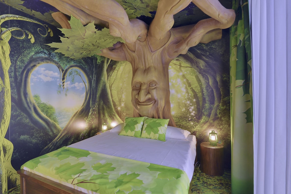 Room (Enchanted Forest Room)