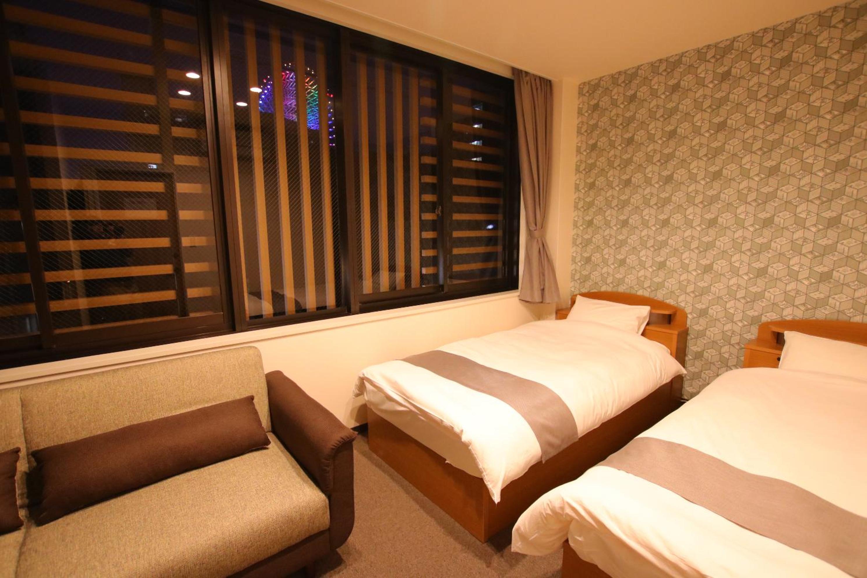 Triple Room With Shared Bathroom And City View 205