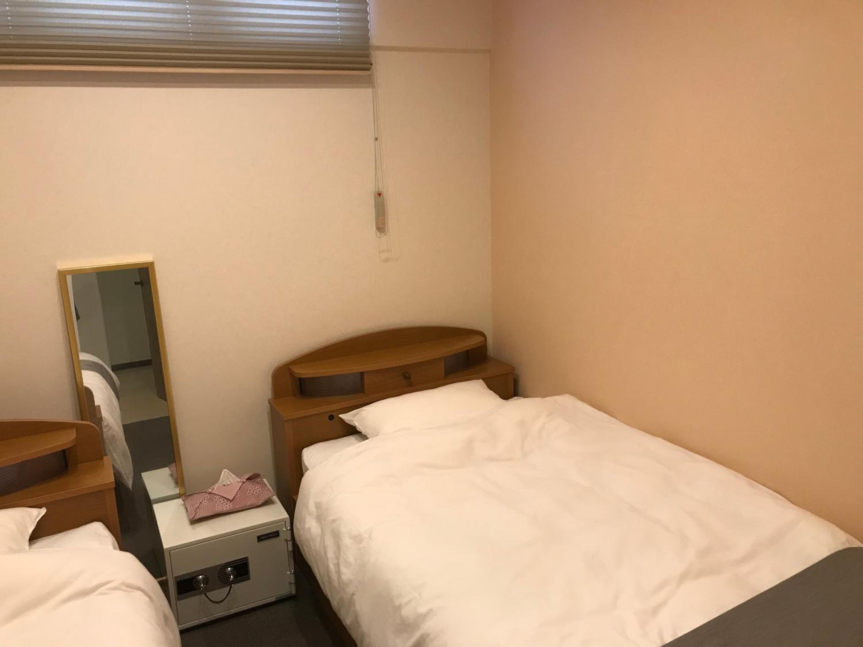 Small Twin Room With Shared Bathroom 303