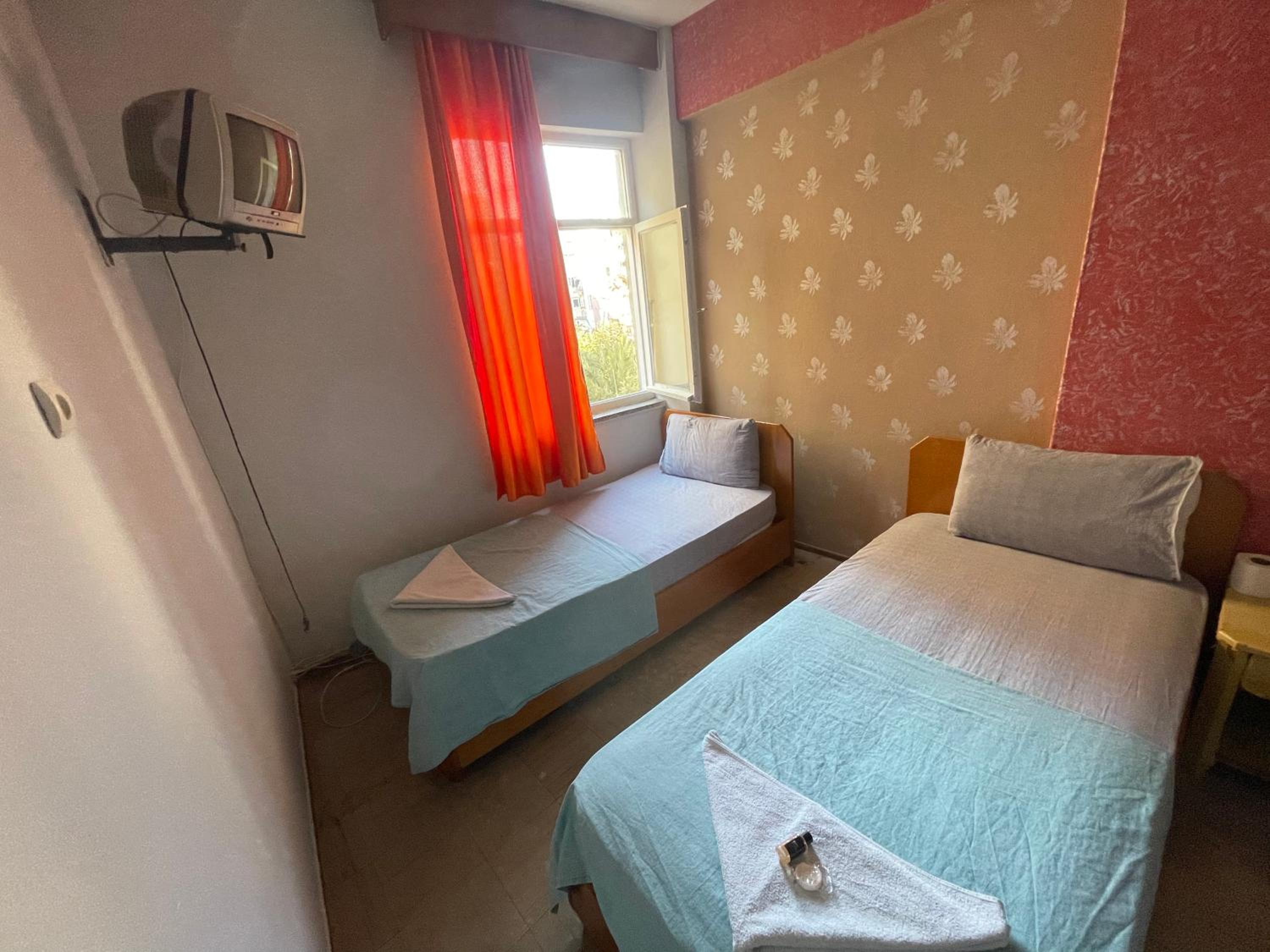 Double or Twin Room with Shared Bathroom