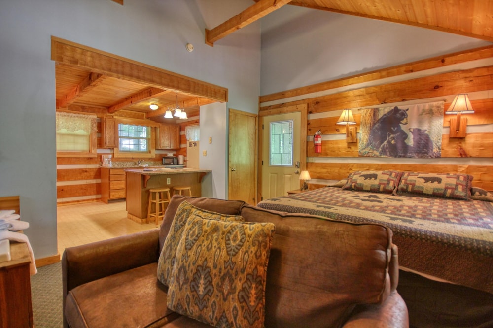 House, 1 King Bed (Dream Weaver #1527)