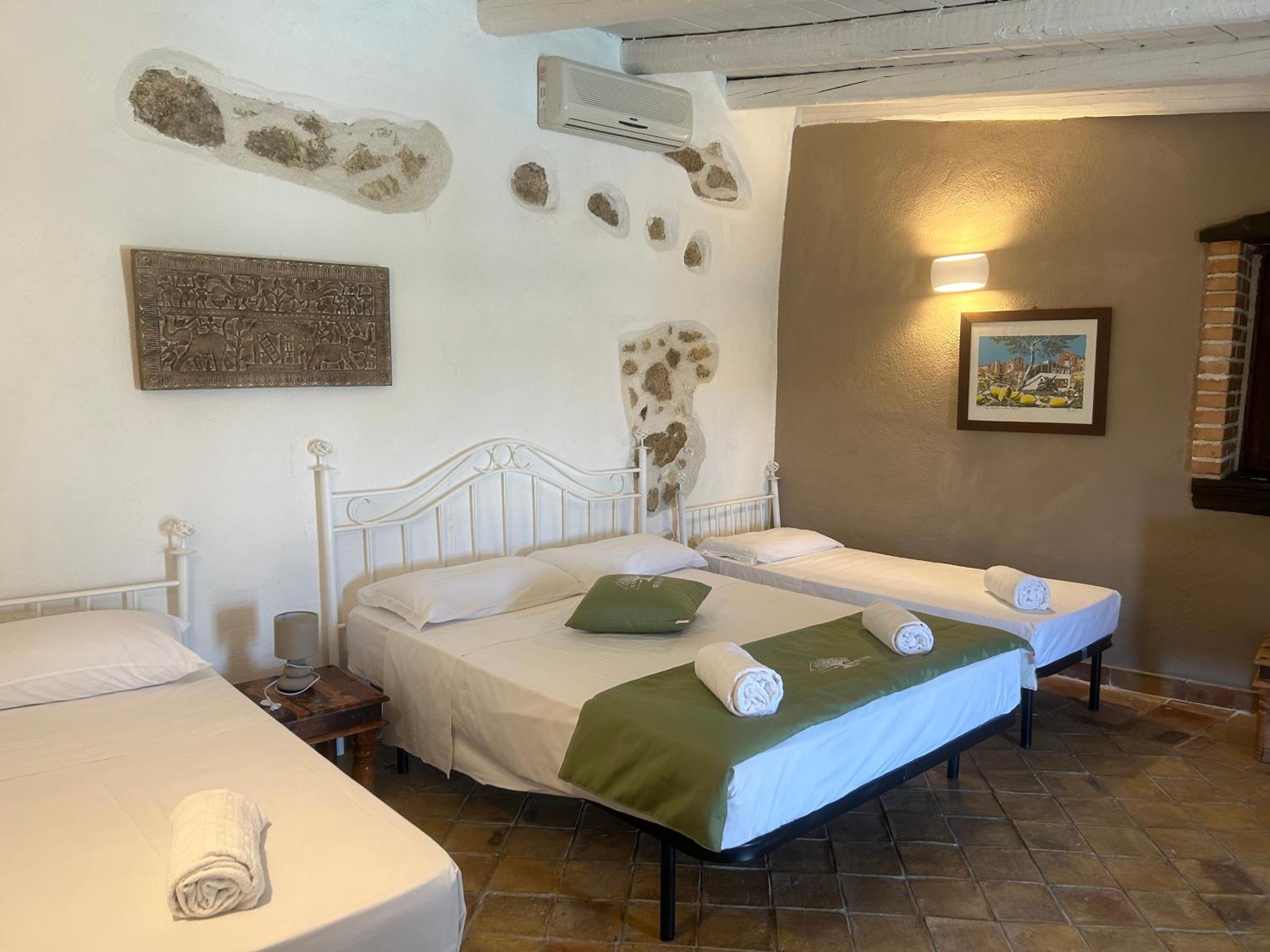 Deluxe Quadruple Room