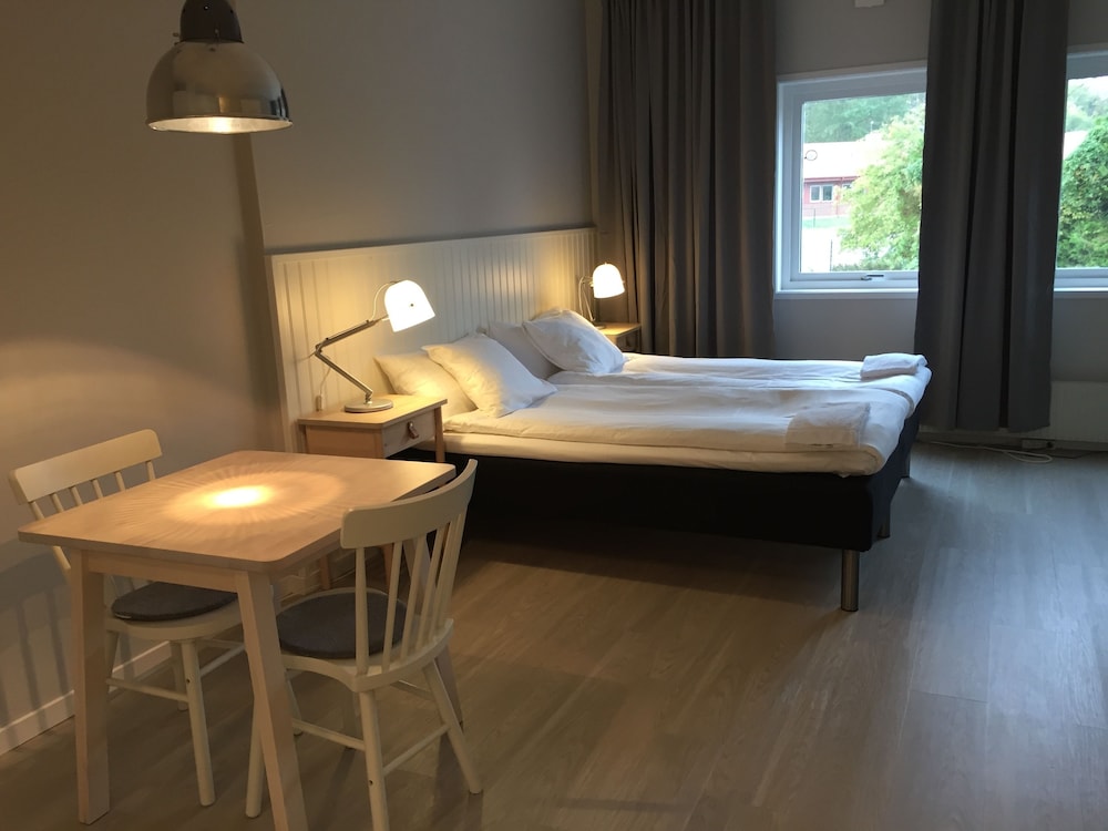 Studio, 2 Twin Beds