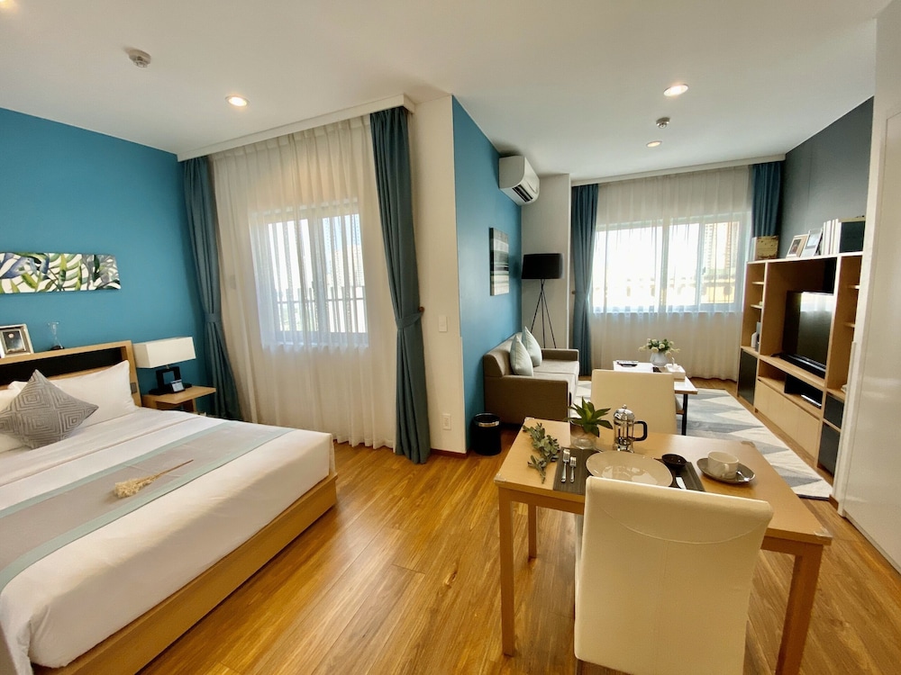 Superior Room, 1 Queen Bed (Residential)