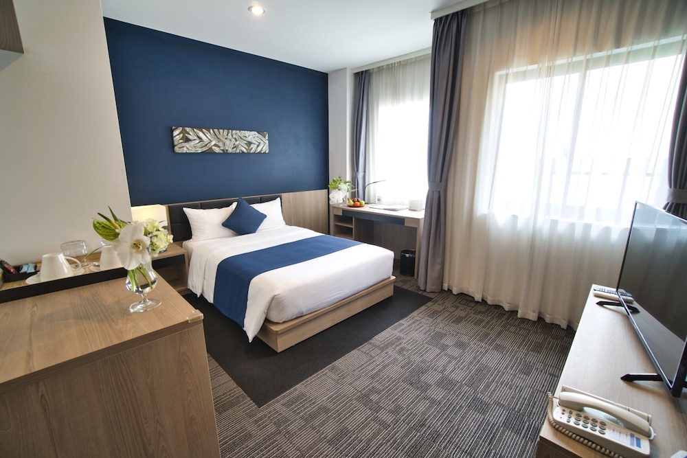 Standard Room, 1 Queen Bed