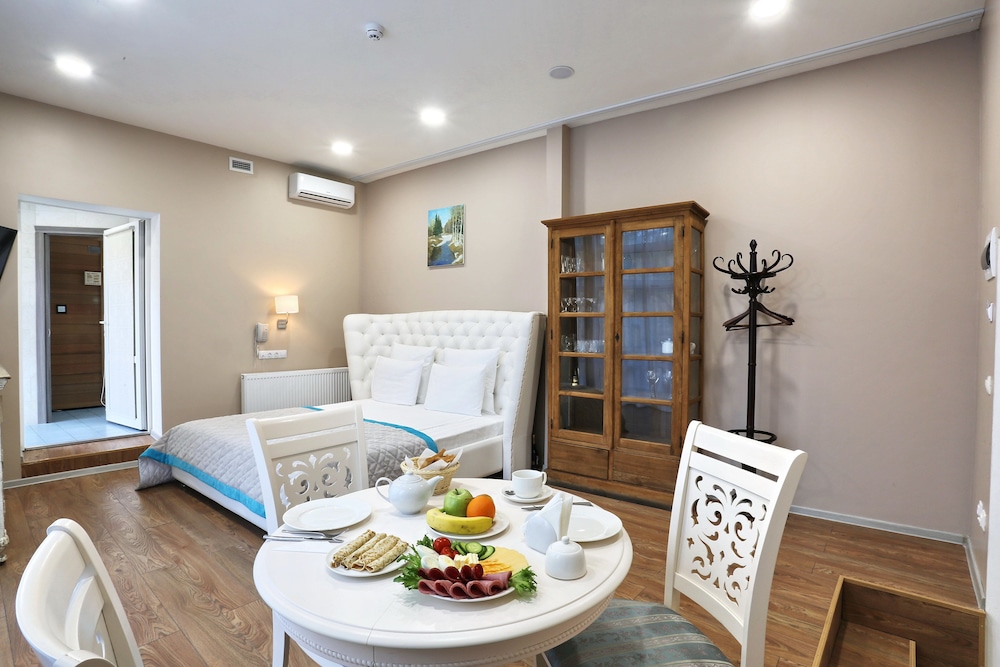 Luxury Studio Suite