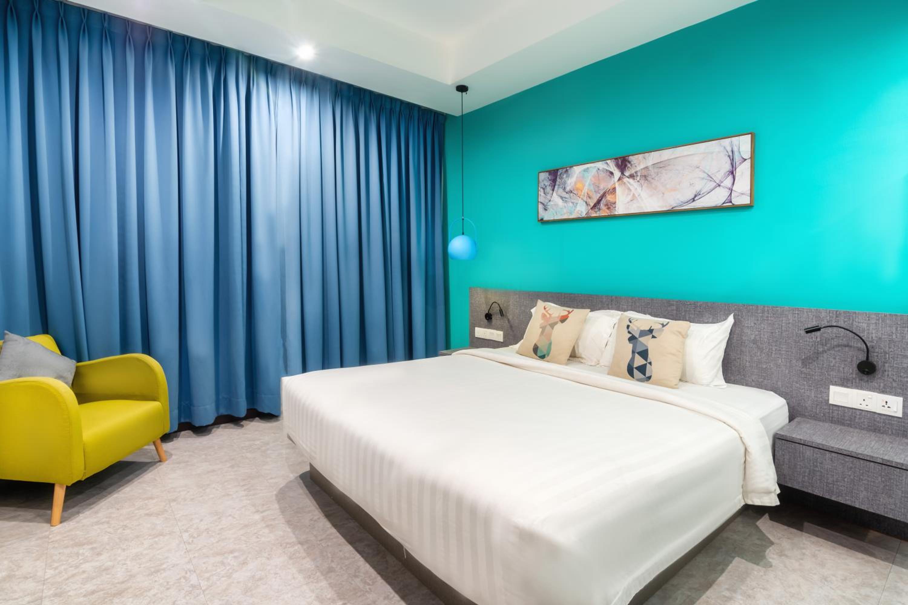 Deluxe King Room