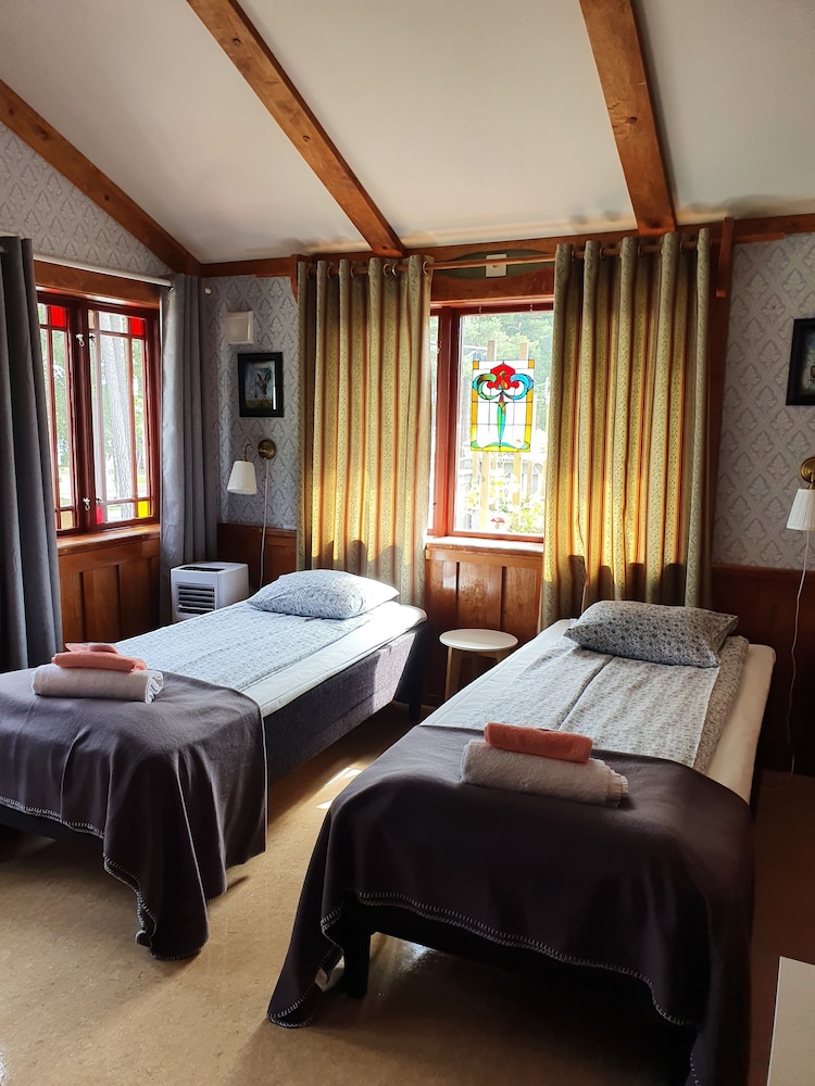 Twin Room, Private Bathroom, Lake View (Humlan)