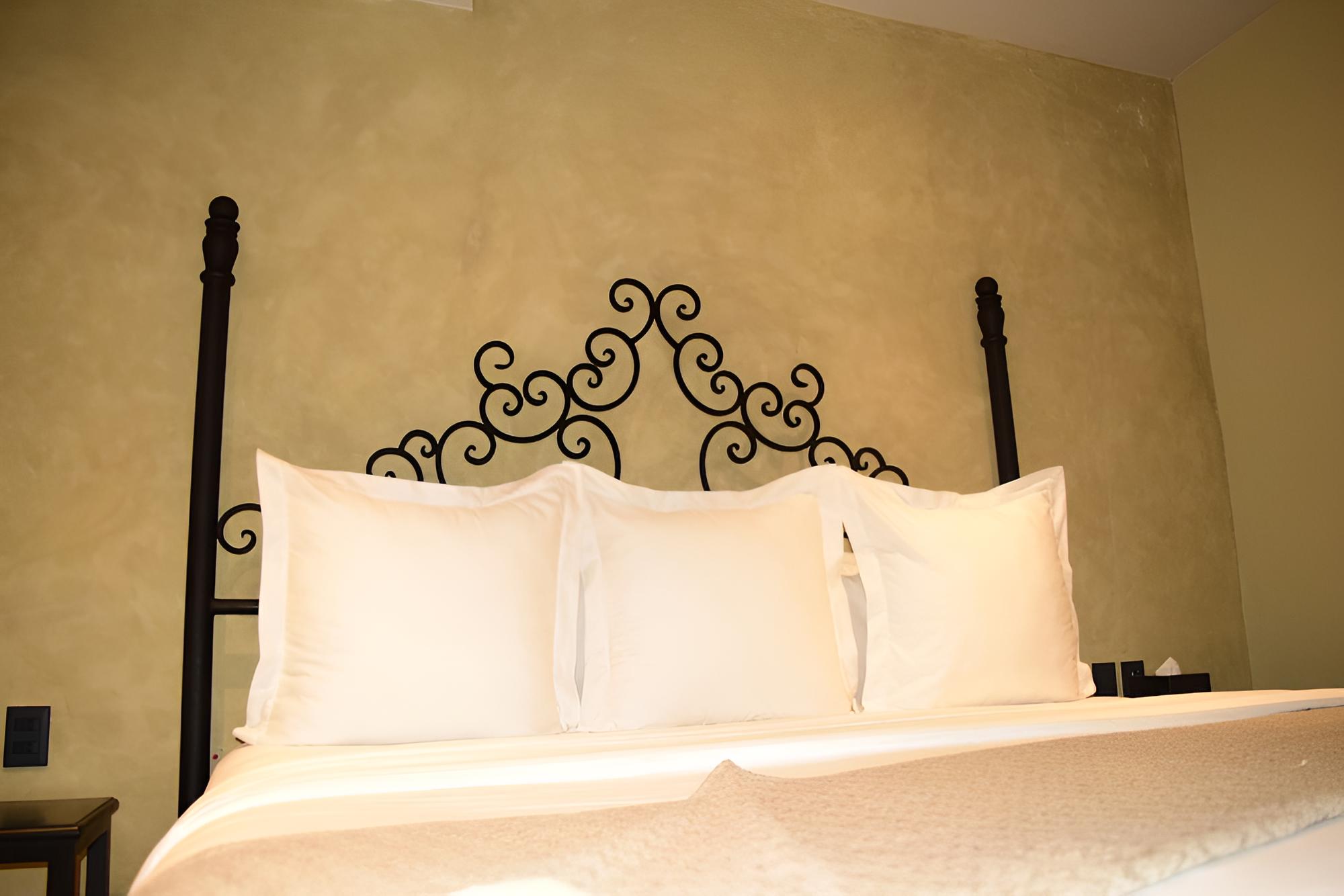 Deluxe Room, 1 King Bed, Non Smoking