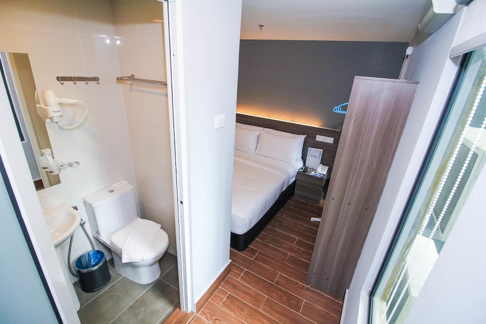 Deluxe Double Room, 1 Queen Bed, Ensuite, City View