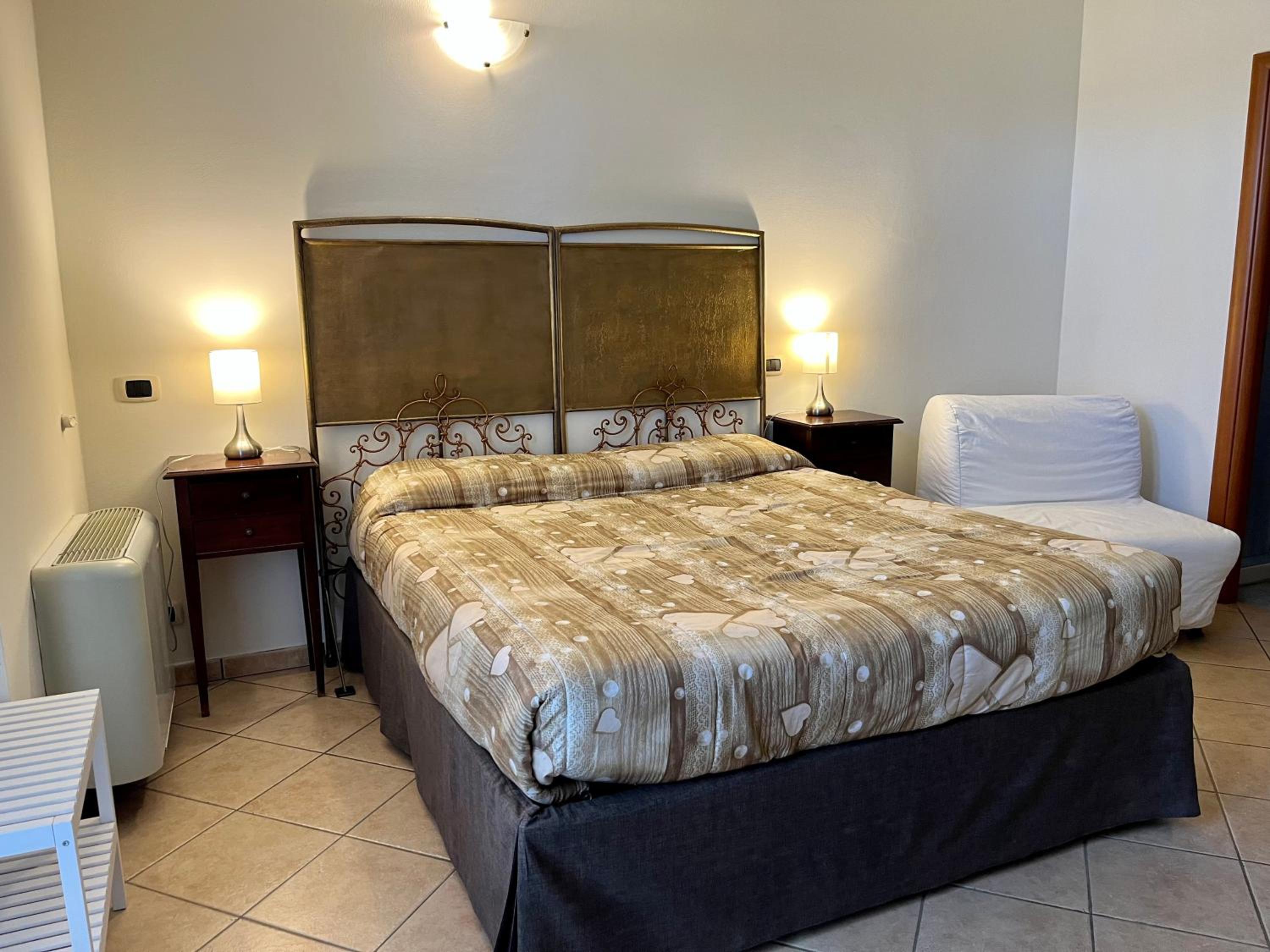 Basic Triple Room