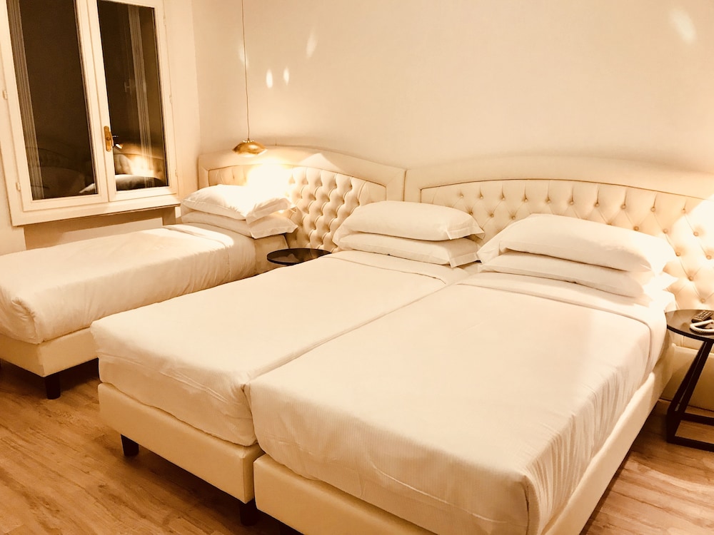 Family Room, City View