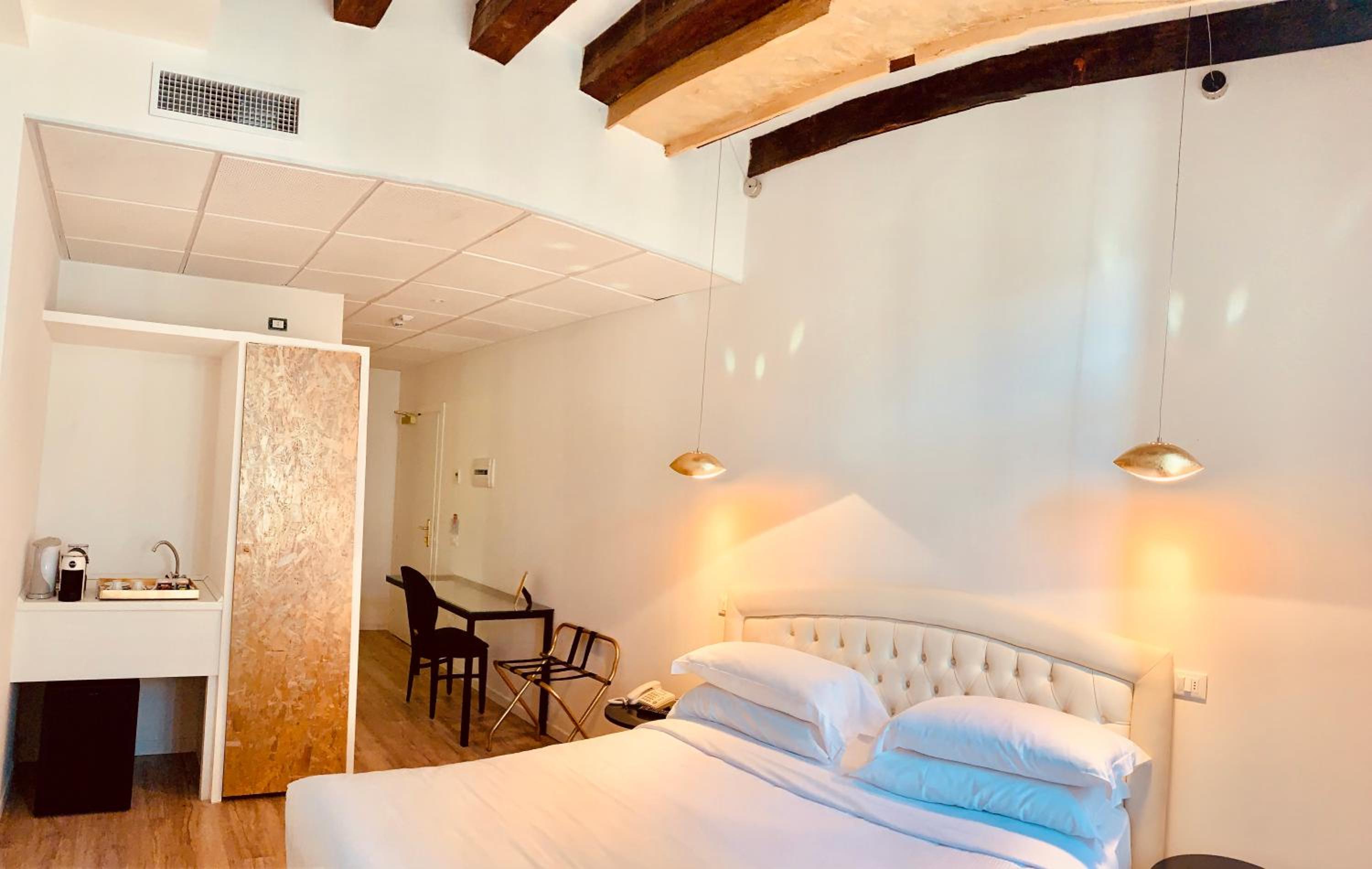 Deluxe King Room with Spa Access