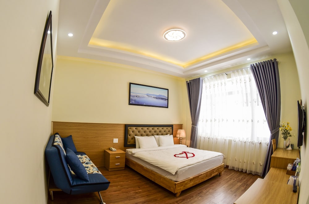 Double Room (203)