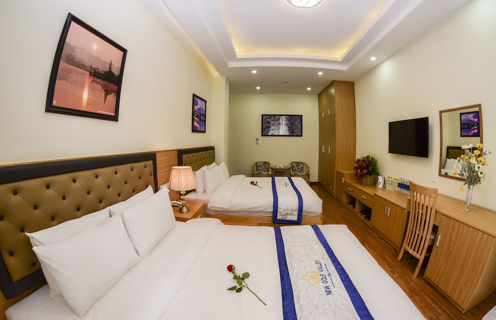 Quadruple Room, Balcony (304)