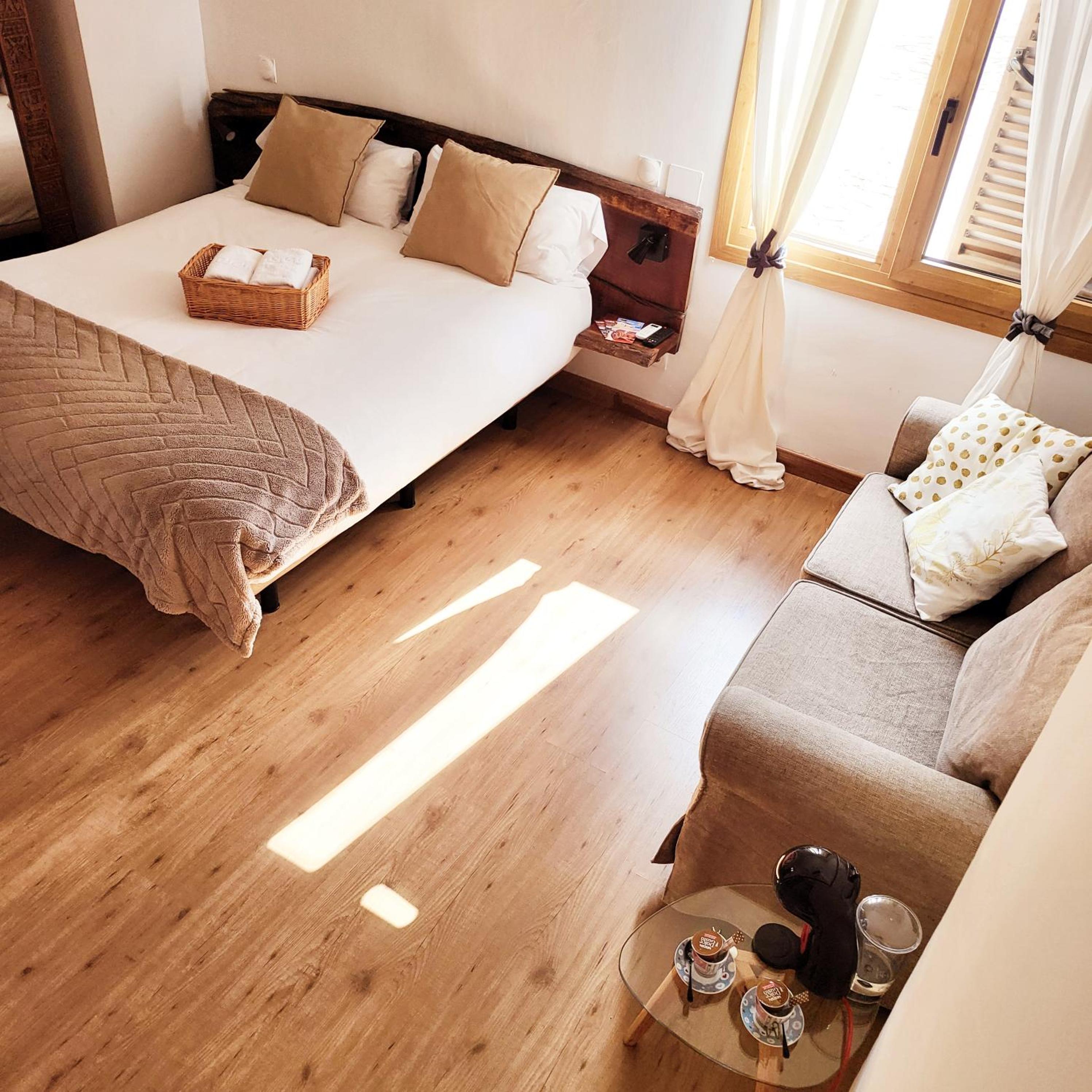Double or Twin Room with Private Bathroom
