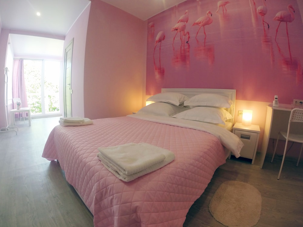Standard Double Room (With Extra Bed)