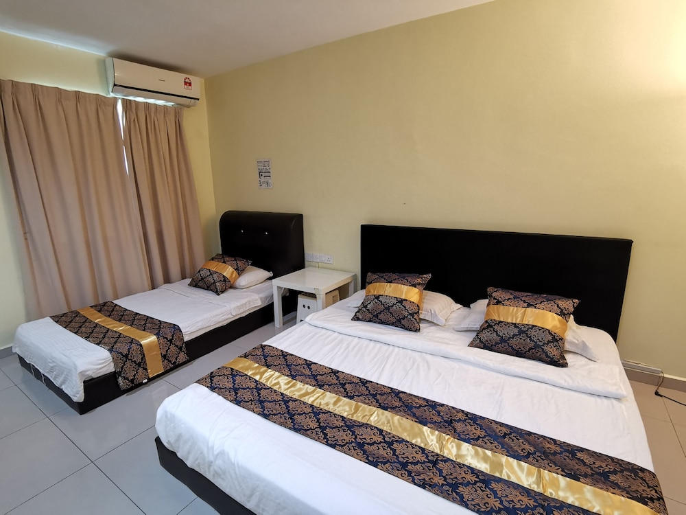 Family Room, Multiple Beds