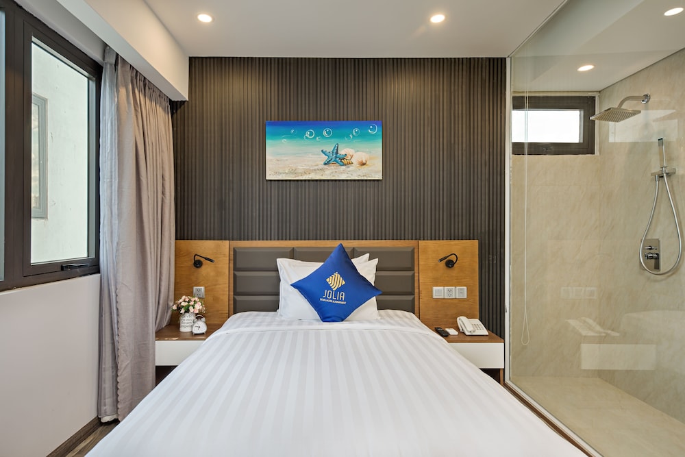 Superior Single Room, City View