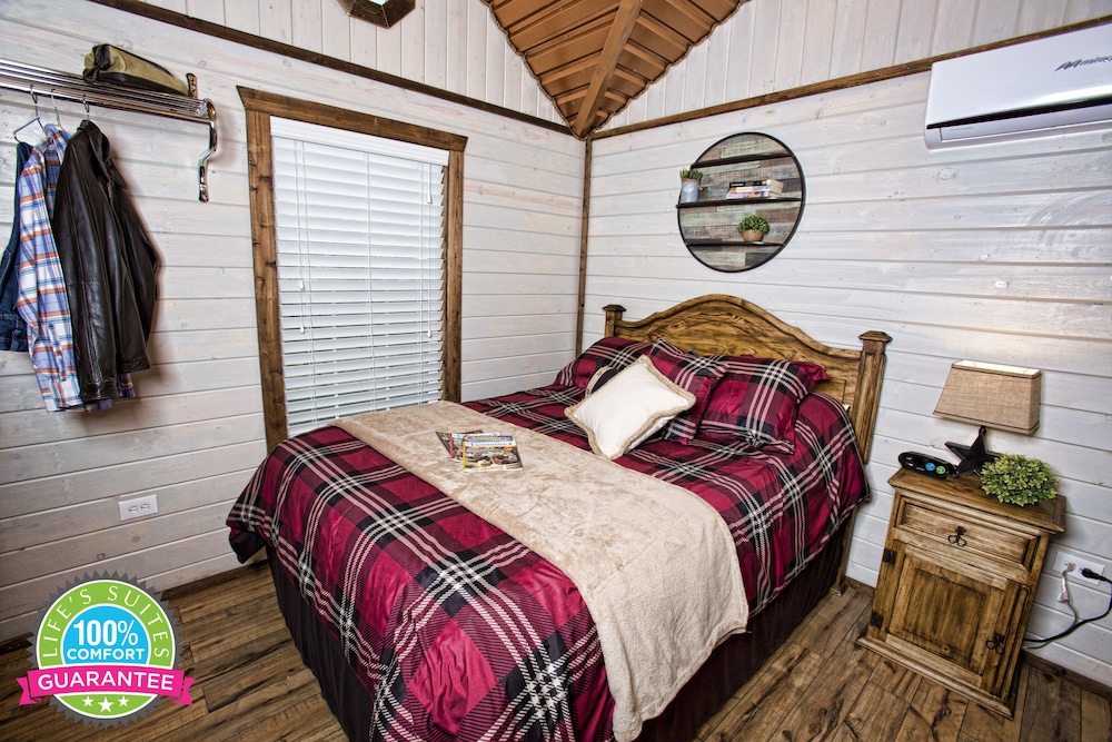 Deluxe Suite, 2 Queen Beds, Non Smoking