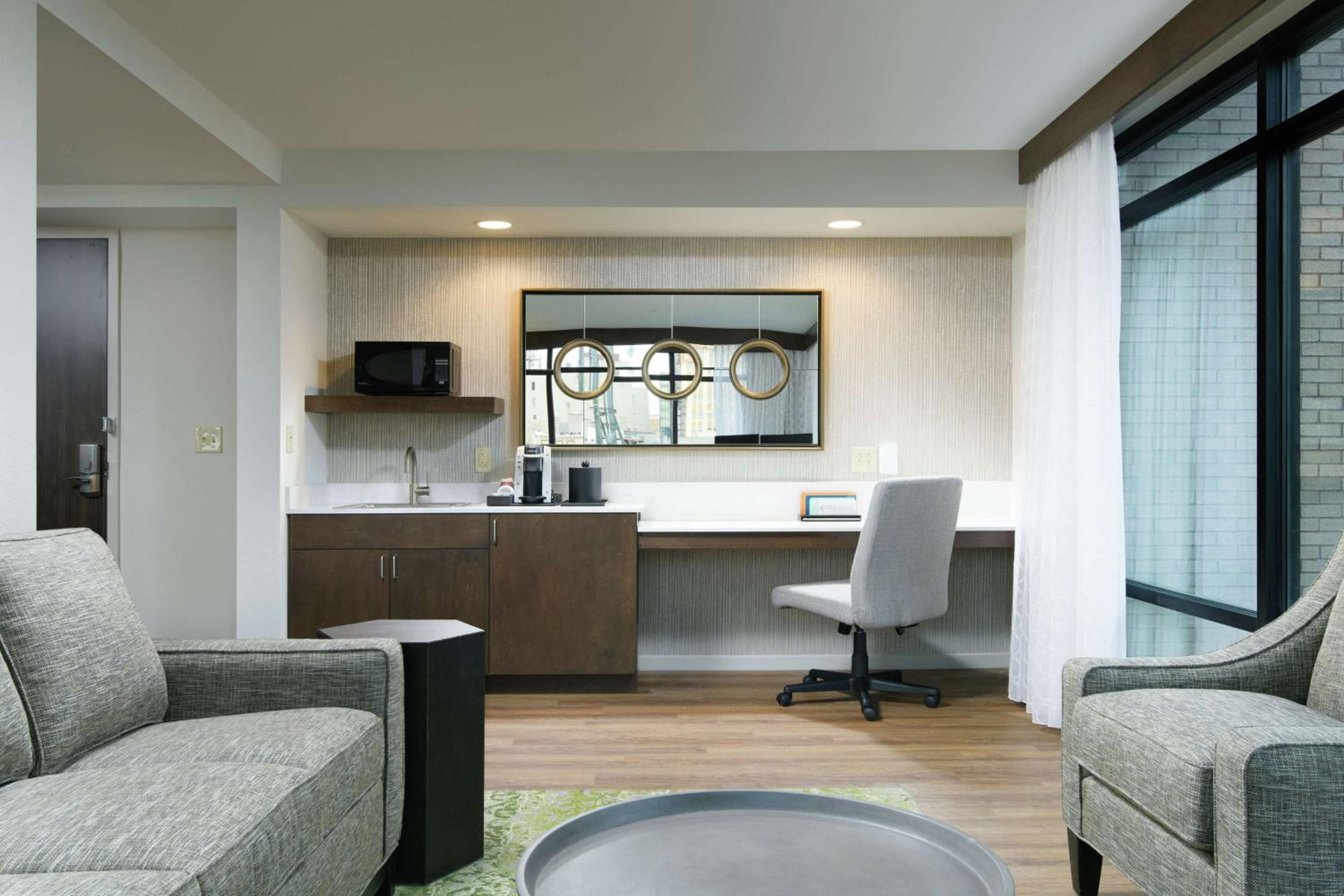 One-Bedroom King Suite