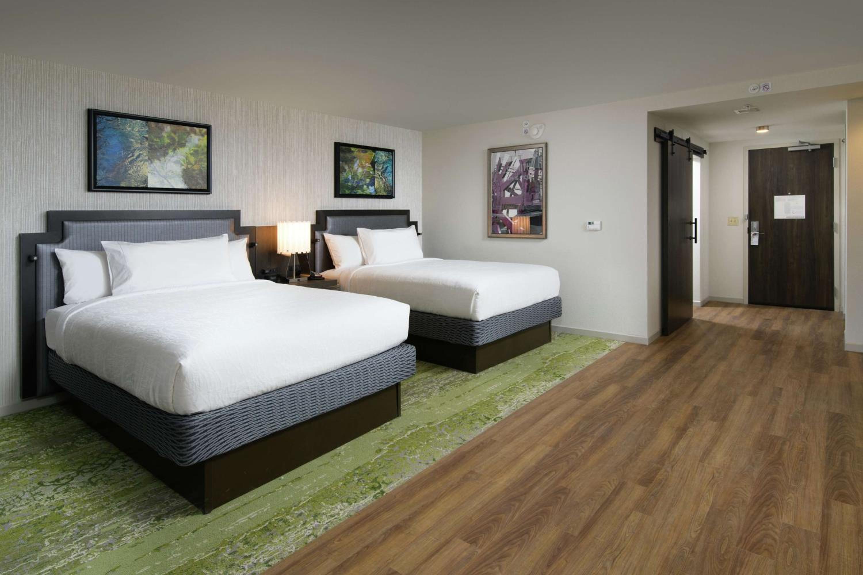 Deluxe Queen Room with Two Queen Beds