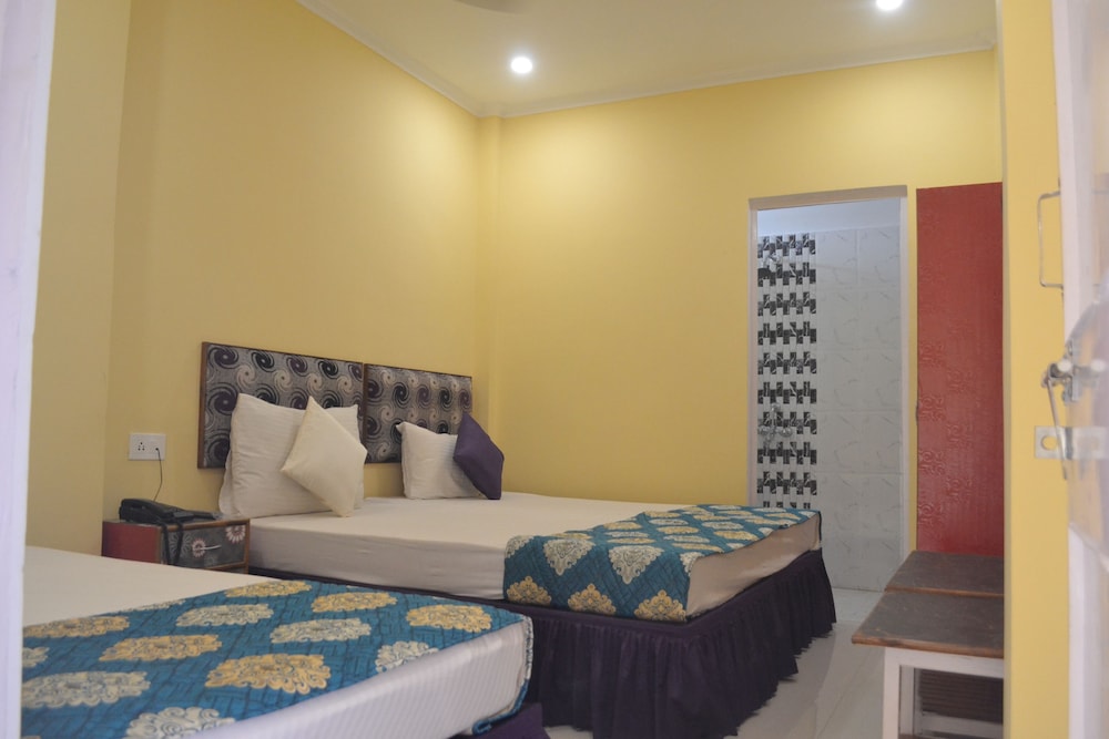 Air Conditioner Superior Twin Bed Ac Room