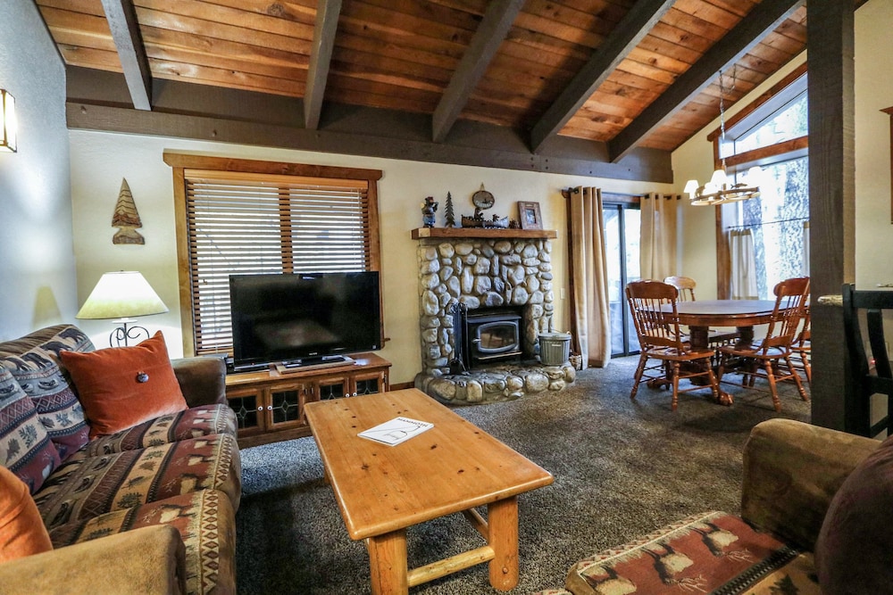 Condo, 2 Bedrooms