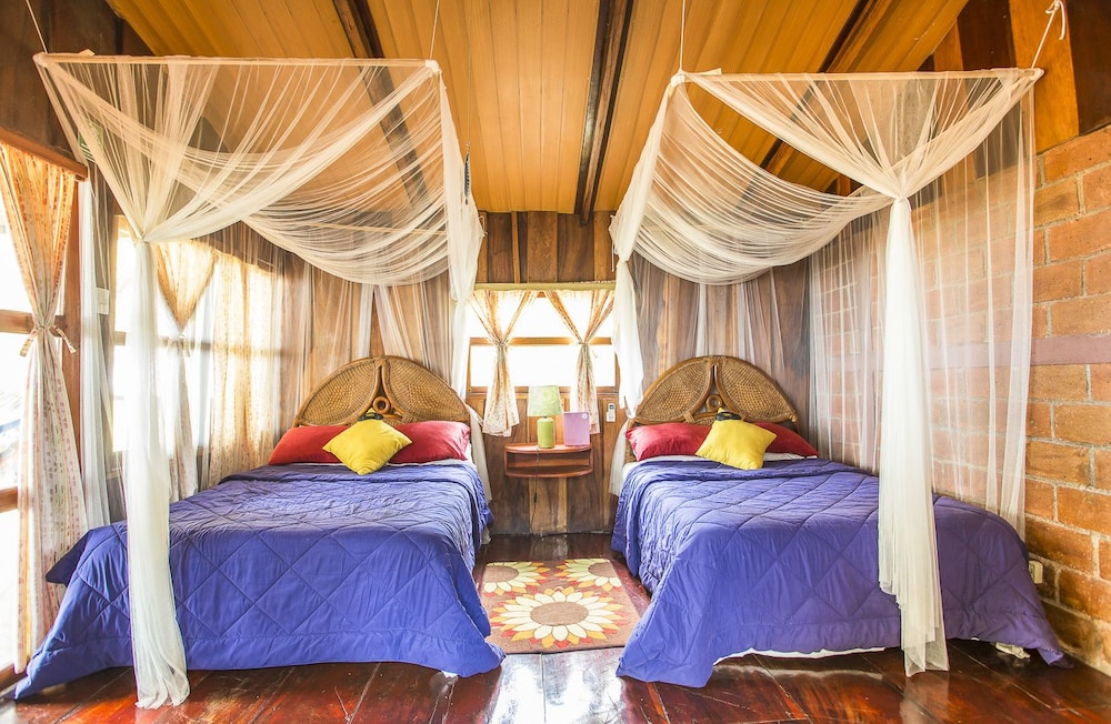 Deluxe Quadruple Room, 2 Queen Beds, Non Smoking