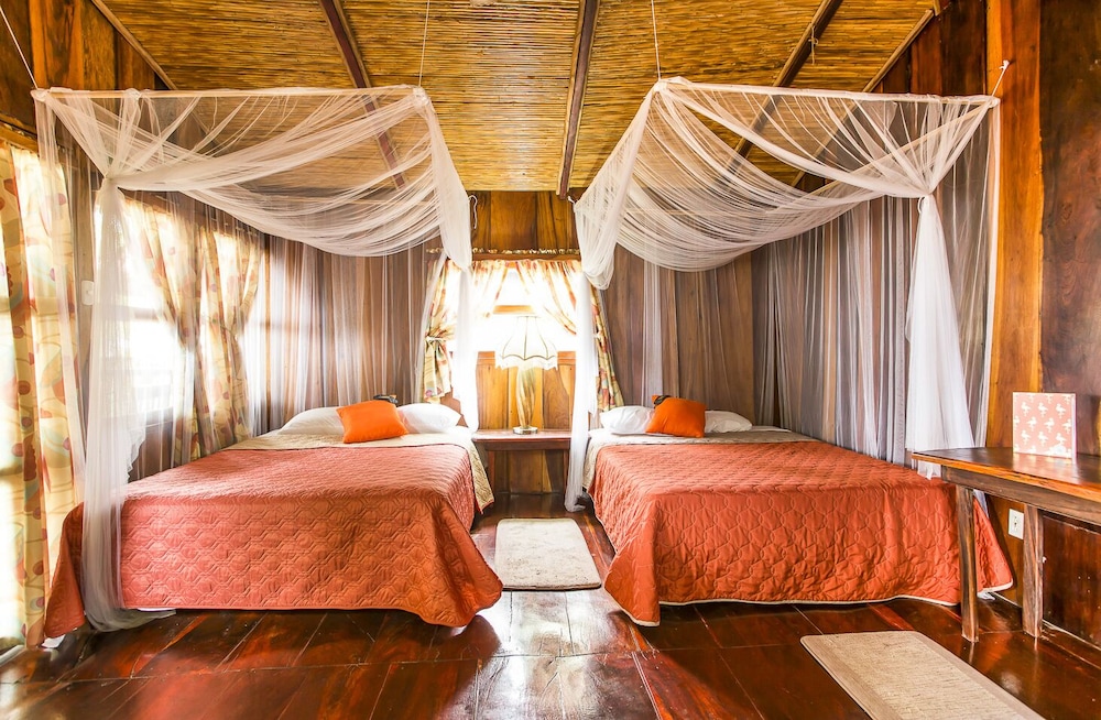 Premium Cabin, 2 Queen Beds, Non Smoking
