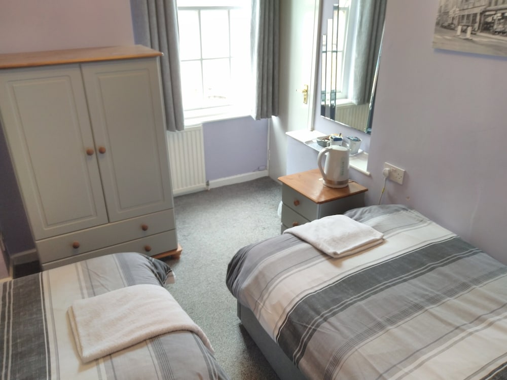 Basic Twin Room
