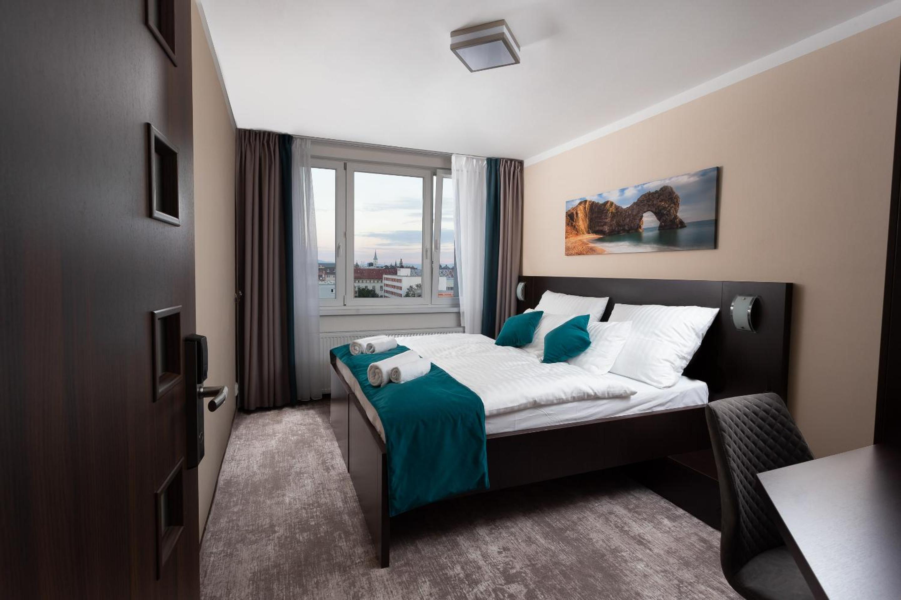 Double Room Business